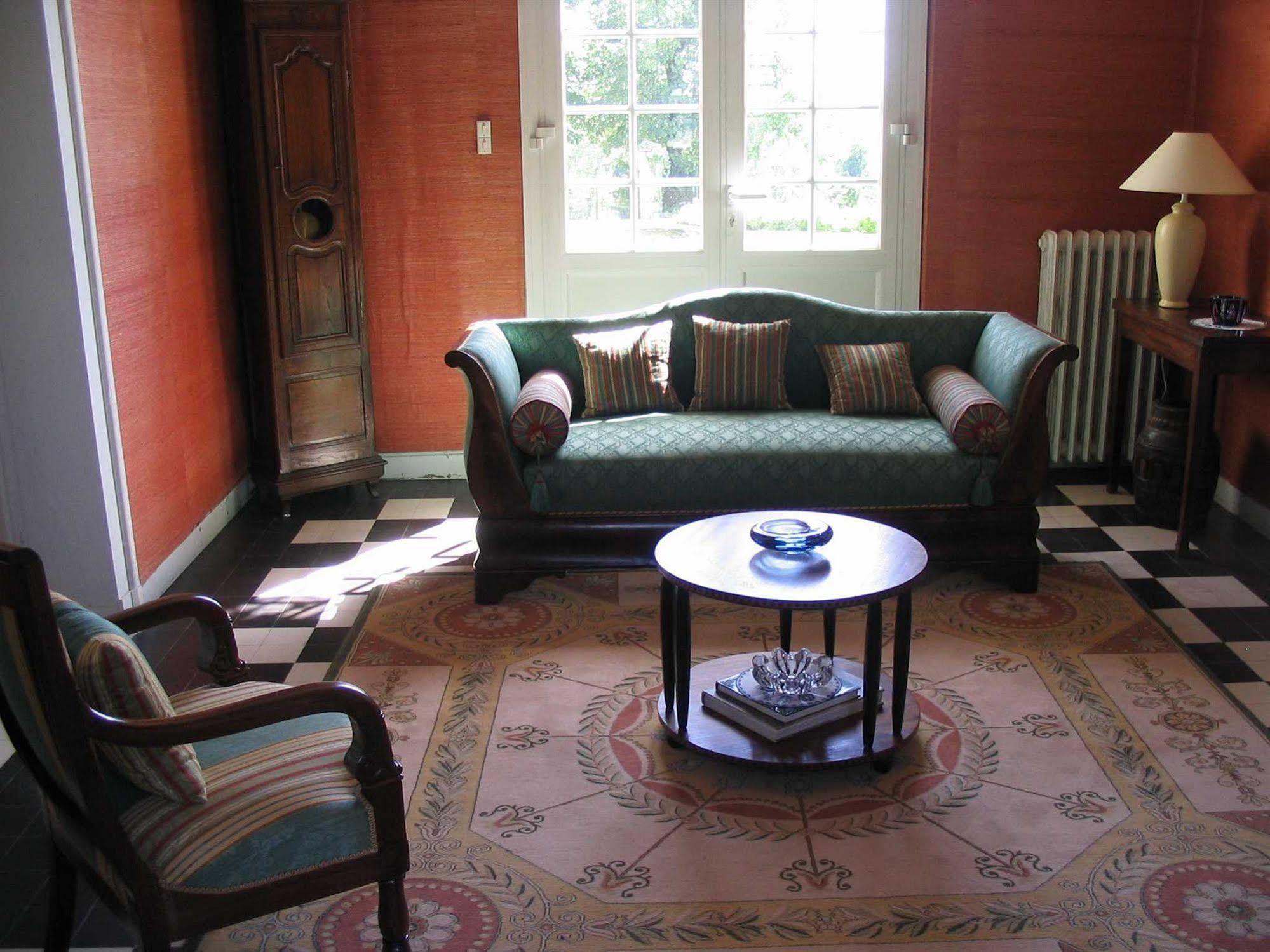 Chateau Belles Graves Bed and Breakfast Pomérols Exteriör bild